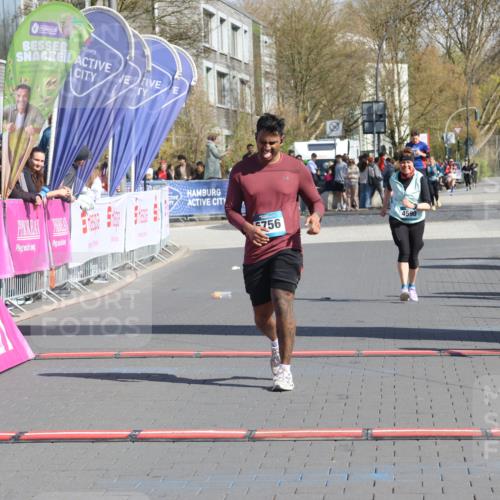 12.04.2026 - 45. Internationalen Wilhelmsburger Insellauf Strokosch-Dieckow http://msf.ph/oto/9467136 12.04.2026 11:17:06 Ziel 5756, 3891 meine-sportfotos.de