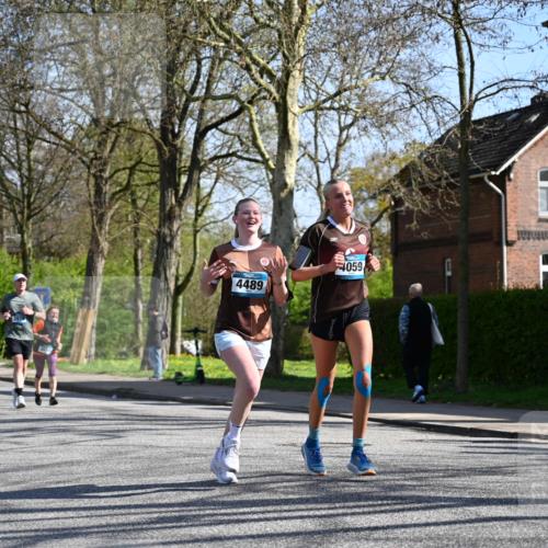 12.04.2026 - 45. Internationalen Wilhelmsburger Insellauf J. Mangold http://msf.ph/oto/9467140 12.04.2026 11:04:16 Ziel 3027, 3015, 5533, 2664, 5792, 4059, 4489, 4686, 3615, 2211, 3978, 4484, 4486, 3678, 2204, 5570, 3679, 3064, 2225 meine-sportfotos.de