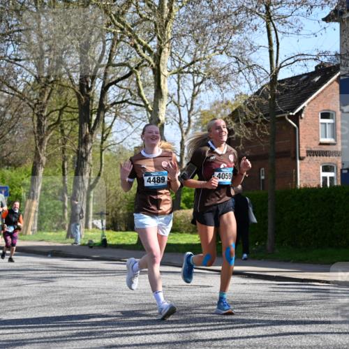 12.04.2026 - 45. Internationalen Wilhelmsburger Insellauf J. Mangold http://msf.ph/oto/9467143 12.04.2026 11:04:16 Ziel 3027, 3015, 5533, 2664, 5792, 4059, 4489, 4686, 3615, 2211, 3978, 4484, 4486, 3678, 2204, 5570, 3679, 3064, 2225 meine-sportfotos.de