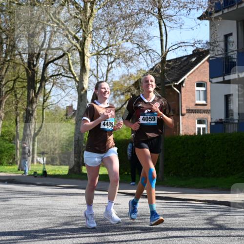 12.04.2026 - 45. Internationalen Wilhelmsburger Insellauf J. Mangold http://msf.ph/oto/9467148 12.04.2026 11:04:16 Ziel 3027, 3015, 5533, 2664, 5792, 4059, 4489, 4686, 3615, 2211, 3978, 4484, 4486, 3678, 2204, 5570, 3679, 3064, 2225 meine-sportfotos.de