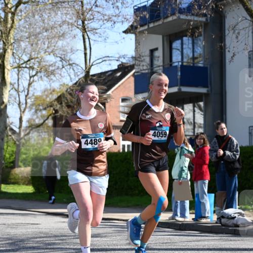 12.04.2026 - 45. Internationalen Wilhelmsburger Insellauf J. Mangold http://msf.ph/oto/9467158 12.04.2026 11:04:17 Ziel 3027, 3015, 5533, 2664, 5792, 4059, 4489, 4686, 3615, 2211, 3978, 4484, 4486, 3678, 2204, 5570, 2204, 5570, 3679, 3064, 2225 meine-sportfotos.de