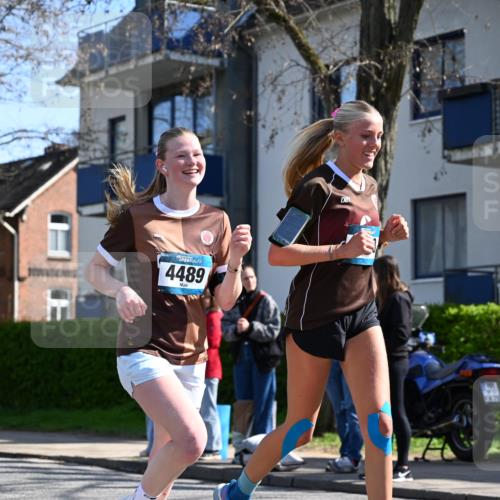12.04.2026 - 45. Internationalen Wilhelmsburger Insellauf J. Mangold http://msf.ph/oto/9467167 12.04.2026 11:04:18 Ziel 3027, 3015, 5533, 2664, 5792, 4059, 4489, 4686, 3615, 2211, 3978, 4484, 4486, 3678, 2204, 5570, 3679, 3679, 3064, 2225 meine-sportfotos.de