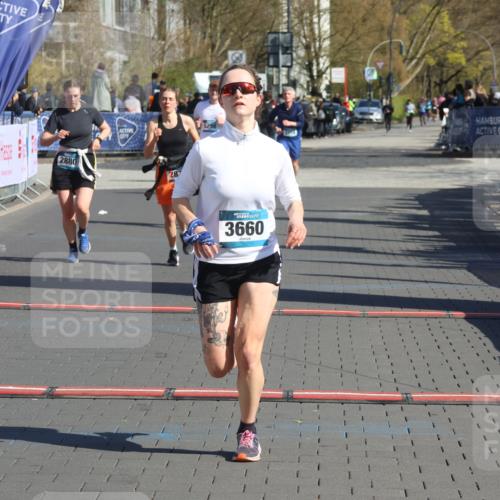 12.04.2026 - 45. Internationalen Wilhelmsburger Insellauf Strokosch-Dieckow http://msf.ph/oto/9467168 12.04.2026 11:01:36 Ziel 2229, 3660, 2880 meine-sportfotos.de