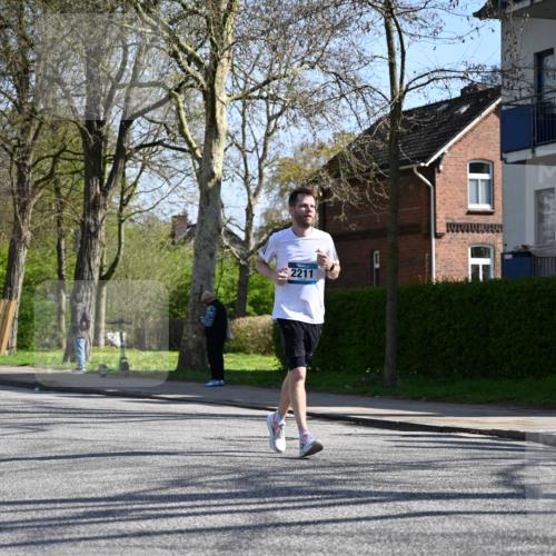 12.04.2026 - 45. Internationalen Wilhelmsburger Insellauf J. Mangold http://msf.ph/oto/9467188 12.04.2026 11:04:26 Ziel 2664, 5792, 4059, 4489, 4686, 3615, 2211, 3978, 4484, 4486, 3678, 3678, 2204, 5570, 3679, 3064, 2225, 2203, 2415, 3130, 4286 meine-sportfotos.de