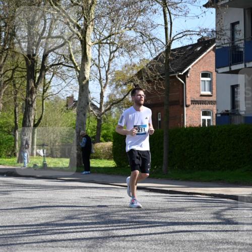 12.04.2026 - 45. Internationalen Wilhelmsburger Insellauf J. Mangold http://msf.ph/oto/9467192 12.04.2026 11:04:26 Ziel 2664, 5792, 4059, 4489, 4686, 3615, 2211, 3978, 4484, 4486, 3678, 3678, 2204, 5570, 3679, 3064, 2225, 2203, 2415, 3130, 4286 meine-sportfotos.de