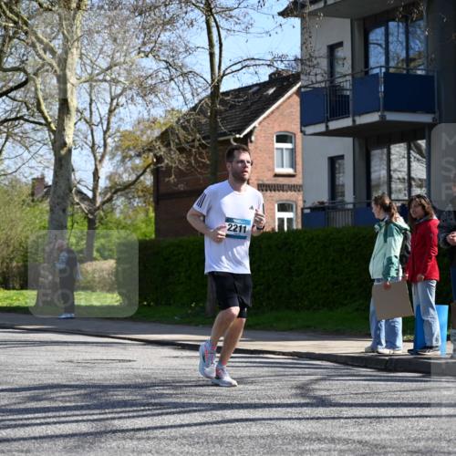 12.04.2026 - 45. Internationalen Wilhelmsburger Insellauf J. Mangold http://msf.ph/oto/9467199 12.04.2026 11:04:27 Ziel 4059, 4489, 4686, 3615, 2211, 3978, 4484, 4486, 3678, 2204, 5570, 3679, 3064, 2225, 2203, 2415, 3130, 4286, 4516, 5043 meine-sportfotos.de