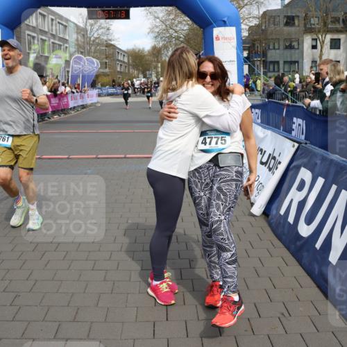 12.04.2026 - 45. Internationalen Wilhelmsburger Insellauf Strokosch-Dieckow http://msf.ph/oto/9467201 12.04.2026 13:10:13 Ziel 5761, 4335, 3807, 4794 meine-sportfotos.de