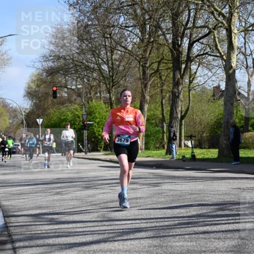 12.04.2026 - 45. Internationalen Wilhelmsburger Insellauf J. Mangold http://msf.ph/oto/9467244 12.04.2026 11:04:38 Ziel 3615, 2211, 3978, 4484, 4486, 3678, 2204, 5570, 3679, 3064, 2225, 2203, 2415, 3130, 4286, 4286, 4516, 5043, 2730, 2193, 4440, 4870, 2530, 3743 meine-sportfotos.de