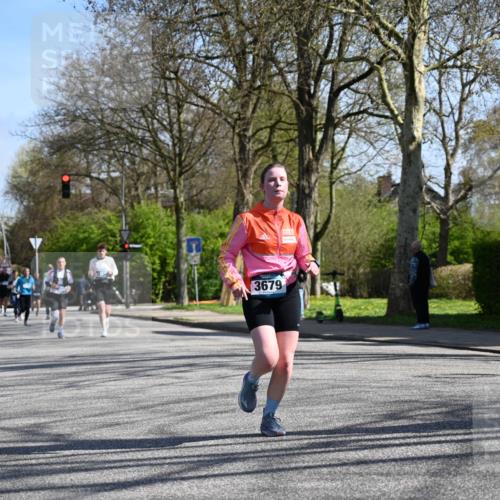 12.04.2026 - 45. Internationalen Wilhelmsburger Insellauf J. Mangold http://msf.ph/oto/9467254 12.04.2026 11:04:39 Ziel 3615, 2211, 3978, 4484, 4486, 3678, 2204, 5570, 3679, 3064, 2225, 2203, 2415, 3130, 4286, 4516, 5043, 4516, 5043, 2730, 2193, 4440, 4870, 2530, 3743, 5748, 4464 meine-sportfotos.de