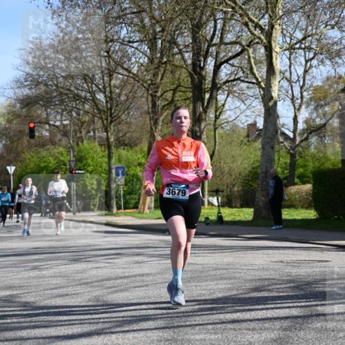 12.04.2026 - 45. Internationalen Wilhelmsburger Insellauf J. Mangold http://msf.ph/oto/9467257 12.04.2026 11:04:39 Ziel 3615, 2211, 3978, 4484, 4486, 3678, 2204, 5570, 3679, 3064, 2225, 2203, 2415, 3130, 4286, 4516, 5043, 4516, 5043, 2730, 2193, 4440, 4870, 2530, 3743, 5748, 4464 meine-sportfotos.de