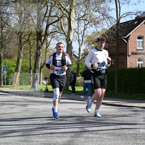 12.04.2026 - 45. Internationalen Wilhelmsburger Insellauf J. Mangold http://msf.ph/oto/9467265 12.04.2026 11:04:45 Ziel 3978, 4484, 4486, 3678, 2204, 5570, 3679, 3064, 2225, 2203, 2415, 3130, 4286, 4516, 5043, 2730, 2193, 4440, 4870, 4870, 2530, 3743, 5748, 4464, 5810 meine-sportfotos.de