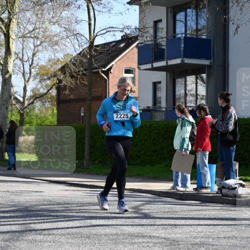 12.04.2026 - 45. Internationalen Wilhelmsburger Insellauf J. Mangold http://msf.ph/oto/9467299 12.04.2026 11:04:49 Ziel 4484, 4486, 3678, 2204, 5570, 3679, 3064, 2225, 2203, 2415, 3130, 3130, 4286, 4516, 5043, 2730, 2193, 4440, 4870, 2530, 3743, 5748, 4464, 5810, 3322 meine-sportfotos.de