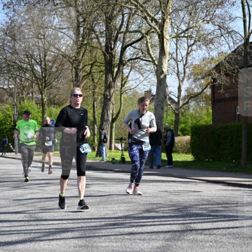 12.04.2026 - 45. Internationalen Wilhelmsburger Insellauf J. Mangold http://msf.ph/oto/9467310 12.04.2026 11:04:51 Ziel 3678, 2204, 5570, 3679, 3064, 2225, 2203, 2415, 3130, 4286, 4516, 5043, 4516, 5043, 2730, 2193, 4440, 4870, 2530, 3743, 5748, 4464, 5748, 4464, 5810, 3322, 3420 meine-sportfotos.de