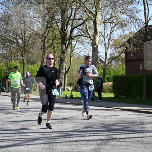 12.04.2026 - 45. Internationalen Wilhelmsburger Insellauf J. Mangold http://msf.ph/oto/9467314 12.04.2026 11:04:52 Ziel 2204, 5570, 3679, 3064, 2225, 2203, 2415, 3130, 4286, 4516, 5043, 2730, 2193, 4440, 4870, 2530, 3743, 5748, 4464, 5810, 3322, 3420 meine-sportfotos.de