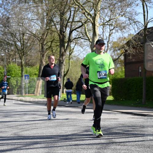 12.04.2026 - 45. Internationalen Wilhelmsburger Insellauf J. Mangold http://msf.ph/oto/9467334 12.04.2026 11:04:55 Ziel 3679, 3064, 2225, 2203, 2415, 3130, 4286, 4516, 5043, 2730, 2193, 4440, 4440, 4870, 2530, 3743, 5748, 4464, 5810, 3322, 3420 meine-sportfotos.de