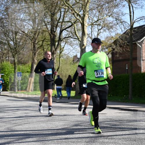 12.04.2026 - 45. Internationalen Wilhelmsburger Insellauf J. Mangold http://msf.ph/oto/9467337 12.04.2026 11:04:55 Ziel 3679, 3064, 2225, 2203, 2415, 3130, 4286, 4516, 5043, 2730, 2193, 4440, 4440, 4870, 2530, 3743, 5748, 4464, 5810, 3322, 3420 meine-sportfotos.de