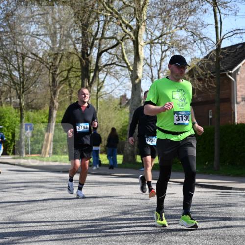12.04.2026 - 45. Internationalen Wilhelmsburger Insellauf J. Mangold http://msf.ph/oto/9467339 12.04.2026 11:04:55 Ziel 3679, 3064, 2225, 2203, 2415, 3130, 4286, 4516, 5043, 2730, 2193, 4440, 4440, 4870, 2530, 3743, 5748, 4464, 5810, 3322, 3420 meine-sportfotos.de