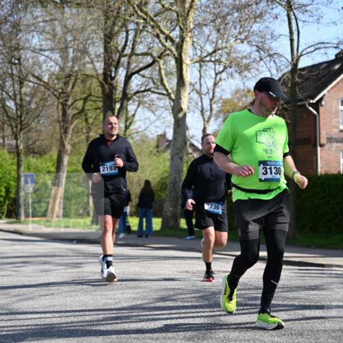 12.04.2026 - 45. Internationalen Wilhelmsburger Insellauf J. Mangold http://msf.ph/oto/9467341 12.04.2026 11:04:56 Ziel 3064, 2225, 2203, 2415, 3130, 4286, 4516, 5043, 2730, 2193, 4440, 4870, 2530, 3743, 5748, 4464, 5810, 3322, 3420 meine-sportfotos.de