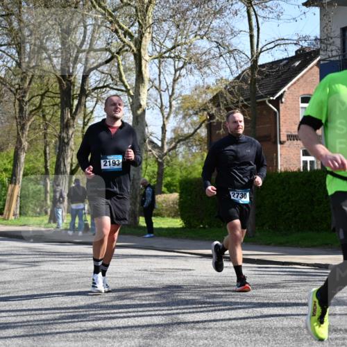 12.04.2026 - 45. Internationalen Wilhelmsburger Insellauf J. Mangold http://msf.ph/oto/9467353 12.04.2026 11:04:56 Ziel 3064, 2225, 2203, 2415, 3130, 4286, 4516, 5043, 2730, 2193, 4440, 4870, 2530, 3743, 5748, 4464, 5810, 3322, 3420 meine-sportfotos.de