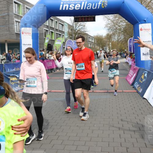 12.04.2026 - 45. Internationalen Wilhelmsburger Insellauf Strokosch-Dieckow http://msf.ph/oto/9467357 12.04.2026 13:10:07 Ziel 3056, 2688, 4776, 2689, 5095, 3571, 5760, 3019, 3440, 5761, 4335 meine-sportfotos.de