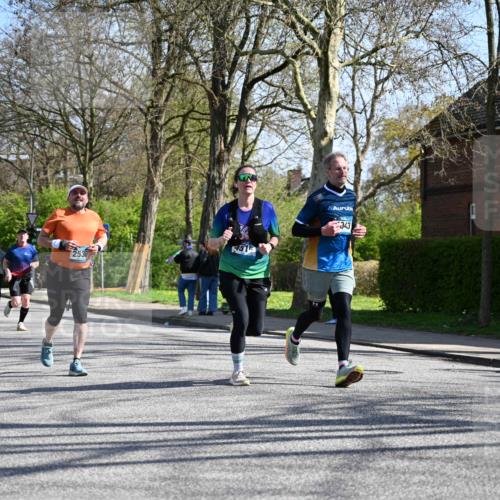 12.04.2026 - 45. Internationalen Wilhelmsburger Insellauf J. Mangold http://msf.ph/oto/9467359 12.04.2026 11:05:01 Ziel 2225, 2203, 2415, 3130, 4286, 4516, 5043, 2730, 2193, 4440, 4870, 2530, 3743, 5748, 4464, 5810, 3322, 3420, 3920 meine-sportfotos.de