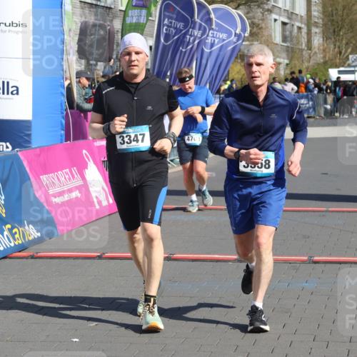 12.04.2026 - 45. Internationalen Wilhelmsburger Insellauf Strokosch-Dieckow http://msf.ph/oto/9467364 12.04.2026 11:01:46 Ziel 5298, 3358, 3347, 4703 meine-sportfotos.de