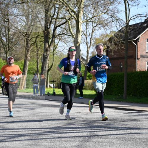 12.04.2026 - 45. Internationalen Wilhelmsburger Insellauf J. Mangold http://msf.ph/oto/9467366 12.04.2026 11:05:01 Ziel 2225, 2203, 2415, 3130, 4286, 4516, 5043, 2730, 2193, 4440, 4870, 2530, 3743, 5748, 4464, 5810, 3322, 3420, 3920 meine-sportfotos.de