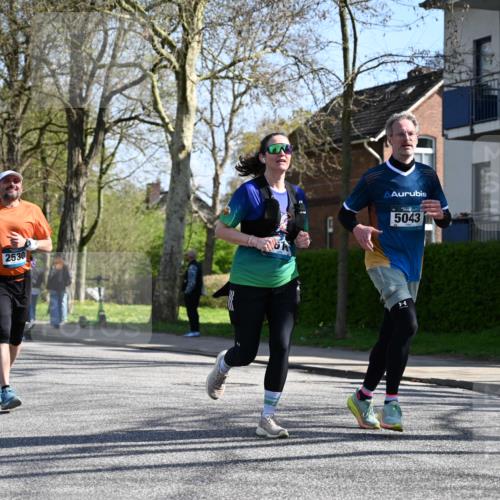12.04.2026 - 45. Internationalen Wilhelmsburger Insellauf J. Mangold http://msf.ph/oto/9467378 12.04.2026 11:05:02 Ziel 2225, 2203, 2415, 3130, 4286, 4516, 5043, 2730, 2193, 4440, 4870, 2530, 3743, 3743, 5748, 4464, 5810, 3322, 3420, 3920, 2267 meine-sportfotos.de