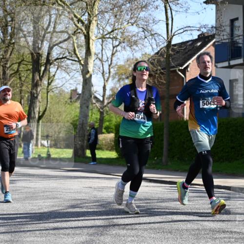12.04.2026 - 45. Internationalen Wilhelmsburger Insellauf J. Mangold http://msf.ph/oto/9467379 12.04.2026 11:05:02 Ziel 2225, 2203, 2415, 3130, 4286, 4516, 5043, 2730, 2193, 4440, 4870, 2530, 3743, 3743, 5748, 4464, 5810, 3322, 3420, 3920, 2267 meine-sportfotos.de