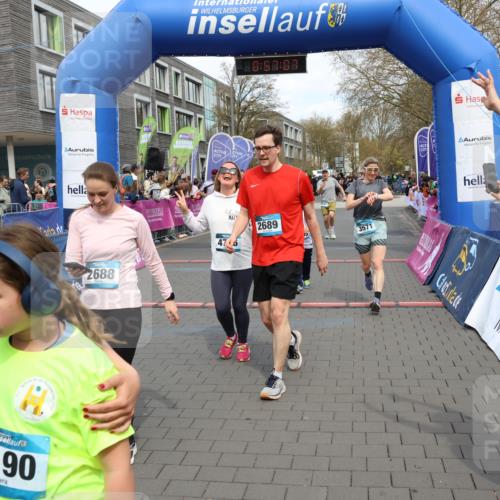 12.04.2026 - 45. Internationalen Wilhelmsburger Insellauf Strokosch-Dieckow http://msf.ph/oto/9467381 12.04.2026 13:10:07 Ziel 3056, 2688, 4776, 2689, 5095, 3571, 5760, 3019, 3440, 5761, 4335 meine-sportfotos.de