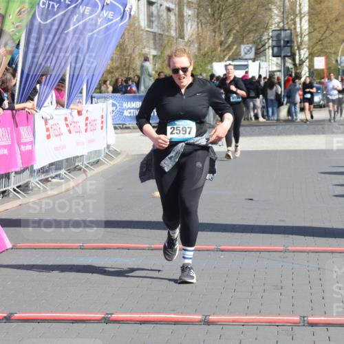 12.04.2026 - 45. Internationalen Wilhelmsburger Insellauf Strokosch-Dieckow http://msf.ph/oto/9467385 12.04.2026 11:17:44 Ziel 2597 meine-sportfotos.de