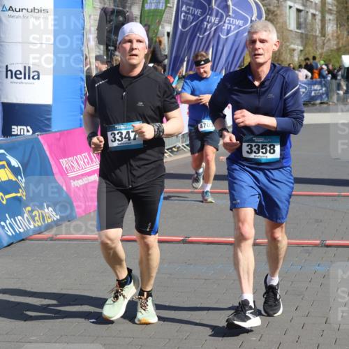 12.04.2026 - 45. Internationalen Wilhelmsburger Insellauf Strokosch-Dieckow http://msf.ph/oto/9467397 12.04.2026 11:01:46 Ziel 5298, 3358, 3347, 4703 meine-sportfotos.de