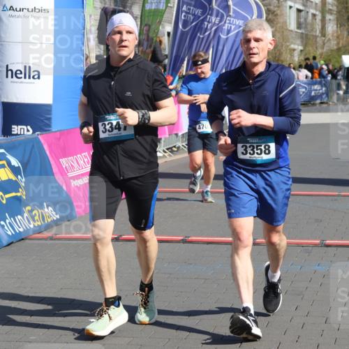 12.04.2026 - 45. Internationalen Wilhelmsburger Insellauf Strokosch-Dieckow http://msf.ph/oto/9467405 12.04.2026 11:01:46 Ziel 5298, 3358, 3347, 4703 meine-sportfotos.de