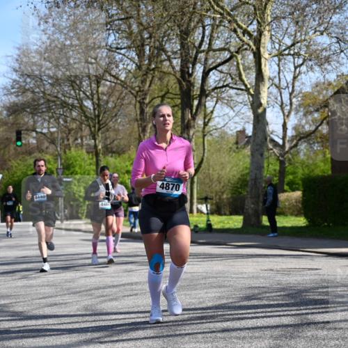 12.04.2026 - 45. Internationalen Wilhelmsburger Insellauf J. Mangold http://msf.ph/oto/9467414 12.04.2026 11:05:07 Ziel 2203, 2415, 3130, 4286, 4516, 5043, 2730, 2193, 4440, 4870, 2530, 3743, 5748, 4464, 5810, 3322, 3420, 3920, 2267, 2268, 2767, 2481 meine-sportfotos.de