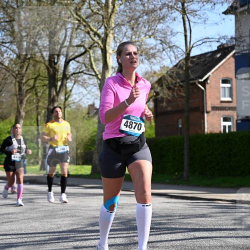 12.04.2026 - 45. Internationalen Wilhelmsburger Insellauf J. Mangold http://msf.ph/oto/9467430 12.04.2026 11:05:08 Ziel 2203, 2415, 3130, 4286, 4516, 5043, 2730, 2193, 4440, 4870, 2530, 3743, 5748, 4464, 5810, 3322, 3420, 3920, 2267, 2268, 2767, 2481 meine-sportfotos.de