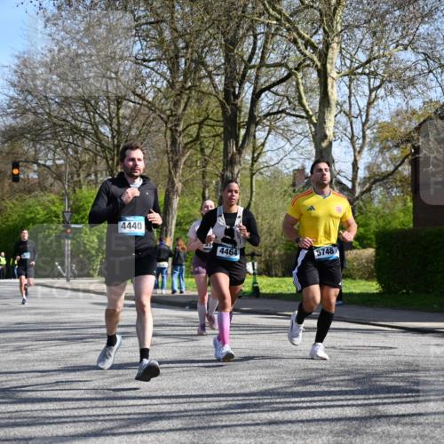 12.04.2026 - 45. Internationalen Wilhelmsburger Insellauf J. Mangold http://msf.ph/oto/9467436 12.04.2026 11:05:09 Ziel 2203, 2415, 3130, 4286, 4516, 5043, 2730, 2193, 4440, 4870, 2530, 3743, 5748, 4464, 5810, 3322, 3420, 3920, 2267, 2268, 2767, 2481, 2449 meine-sportfotos.de