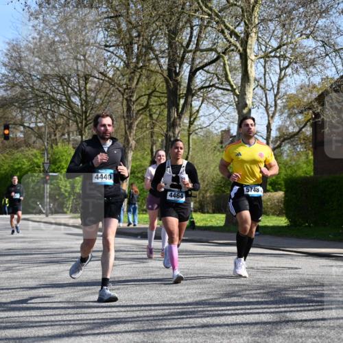 12.04.2026 - 45. Internationalen Wilhelmsburger Insellauf J. Mangold http://msf.ph/oto/9467437 12.04.2026 11:05:09 Ziel 2203, 2415, 3130, 4286, 4516, 5043, 2730, 2193, 4440, 4870, 2530, 3743, 5748, 4464, 5810, 3322, 3420, 3920, 2267, 2268, 2767, 2481, 2449 meine-sportfotos.de