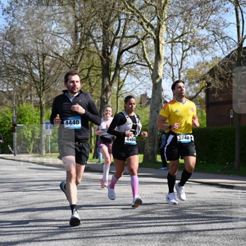 12.04.2026 - 45. Internationalen Wilhelmsburger Insellauf J. Mangold http://msf.ph/oto/9467443 12.04.2026 11:05:09 Ziel 2203, 2415, 3130, 4286, 4516, 5043, 2730, 2193, 4440, 4870, 2530, 3743, 5748, 4464, 5810, 3322, 3420, 3920, 2267, 2268, 2767, 2481, 2449 meine-sportfotos.de