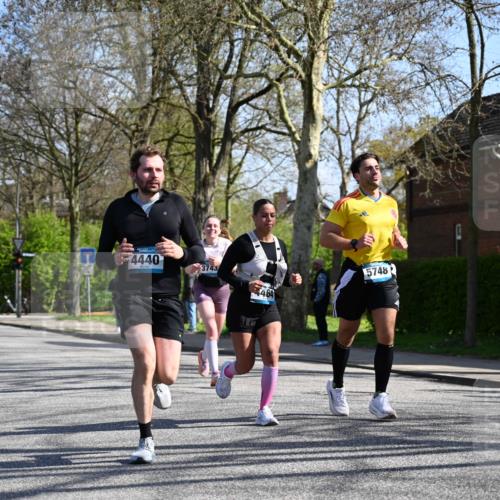 12.04.2026 - 45. Internationalen Wilhelmsburger Insellauf J. Mangold http://msf.ph/oto/9467444 12.04.2026 11:05:10 Ziel 2203, 2415, 3130, 4286, 4516, 5043, 2730, 2193, 4440, 4870, 2530, 3743, 5748, 4464, 5810, 3322, 3420, 3920, 2267, 2268, 2767, 2481, 2449 meine-sportfotos.de