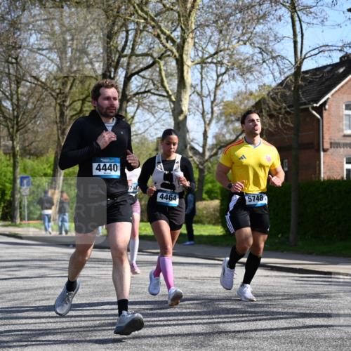 12.04.2026 - 45. Internationalen Wilhelmsburger Insellauf J. Mangold http://msf.ph/oto/9467448 12.04.2026 11:05:10 Ziel 2203, 2415, 3130, 4286, 4516, 5043, 2730, 2193, 4440, 4870, 2530, 3743, 5748, 4464, 5810, 3322, 3420, 3920, 2267, 2268, 2767, 2481, 2449 meine-sportfotos.de