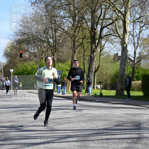 12.04.2026 - 45. Internationalen Wilhelmsburger Insellauf J. Mangold http://msf.ph/oto/9467464 12.04.2026 11:05:14 Ziel 3130, 4286, 4516, 5043, 2730, 2193, 4440, 4870, 2530, 3743, 5748, 4464, 5810, 3322, 3420, 3920, 2267, 2267, 2268, 2767, 2481, 2449, 4865, 4188, 2749 meine-sportfotos.de
