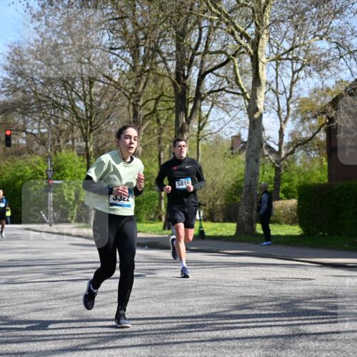 12.04.2026 - 45. Internationalen Wilhelmsburger Insellauf J. Mangold http://msf.ph/oto/9467476 12.04.2026 11:05:15 Ziel 4286, 4516, 5043, 2730, 2193, 4440, 4870, 2530, 3743, 5748, 4464, 5810, 3322, 3420, 3420, 3920, 2267, 2268, 2268, 2767, 2481, 2449, 4865, 4188, 2749 meine-sportfotos.de