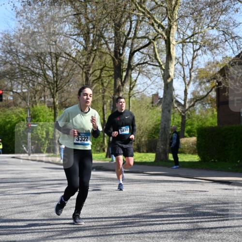 12.04.2026 - 45. Internationalen Wilhelmsburger Insellauf J. Mangold http://msf.ph/oto/9467479 12.04.2026 11:05:15 Ziel 4286, 4516, 5043, 2730, 2193, 4440, 4870, 2530, 3743, 5748, 4464, 5810, 3322, 3420, 3420, 3920, 2267, 2268, 2268, 2767, 2481, 2449, 4865, 4188, 2749 meine-sportfotos.de