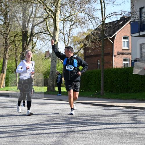 12.04.2026 - 45. Internationalen Wilhelmsburger Insellauf J. Mangold http://msf.ph/oto/9467482 12.04.2026 11:05:27 Ziel 3743, 5748, 4464, 5810, 3322, 3420, 3920, 2267, 2268, 2268, 2767, 2481, 2449, 4865, 4188, 2749, 4477, 4476, 5818, 3717 meine-sportfotos.de