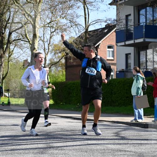 12.04.2026 - 45. Internationalen Wilhelmsburger Insellauf J. Mangold http://msf.ph/oto/9467493 12.04.2026 11:05:27 Ziel 3743, 5748, 4464, 5810, 3322, 3420, 3920, 2267, 2268, 2268, 2767, 2481, 2449, 4865, 4188, 2749, 4477, 4476, 5818, 3717 meine-sportfotos.de