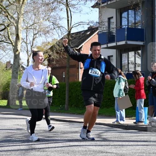 12.04.2026 - 45. Internationalen Wilhelmsburger Insellauf J. Mangold http://msf.ph/oto/9467500 12.04.2026 11:05:28 Ziel 5748, 4464, 5810, 3322, 3420, 3920, 2267, 2268, 2767, 2481, 2449, 4865, 4188, 2749, 4477, 4476, 5818, 3717 meine-sportfotos.de