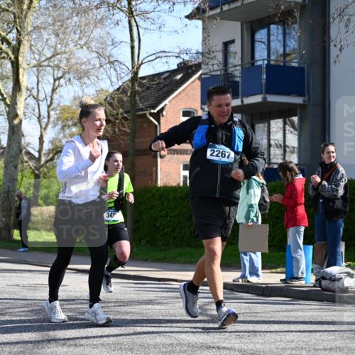 12.04.2026 - 45. Internationalen Wilhelmsburger Insellauf J. Mangold http://msf.ph/oto/9467502 12.04.2026 11:05:28 Ziel 5748, 4464, 5810, 3322, 3420, 3920, 2267, 2268, 2767, 2481, 2449, 4865, 4188, 2749, 4477, 4476, 5818, 3717 meine-sportfotos.de