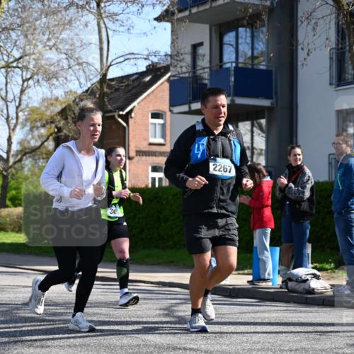 12.04.2026 - 45. Internationalen Wilhelmsburger Insellauf J. Mangold http://msf.ph/oto/9467504 12.04.2026 11:05:28 Ziel 5748, 4464, 5810, 3322, 3420, 3920, 2267, 2268, 2767, 2481, 2449, 4865, 4188, 2749, 4477, 4476, 5818, 3717 meine-sportfotos.de