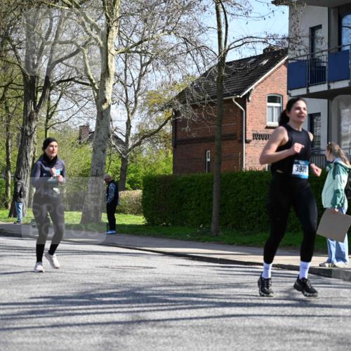 12.04.2026 - 45. Internationalen Wilhelmsburger Insellauf J. Mangold http://msf.ph/oto/9467526 12.04.2026 11:05:35 Ziel 3322, 3420, 3920, 2267, 2268, 2767, 2481, 2449, 4865, 4188, 2749, 4477, 4476, 5818, 3717 meine-sportfotos.de