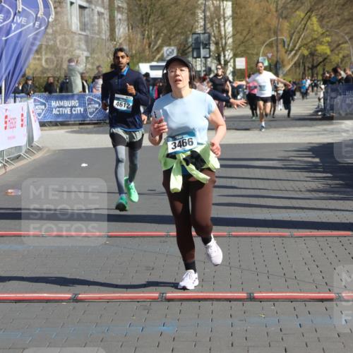 12.04.2026 - 45. Internationalen Wilhelmsburger Insellauf Strokosch-Dieckow http://msf.ph/oto/9467532 12.04.2026 11:02:12 Ziel 2271, 3466, 4612, 4019 meine-sportfotos.de